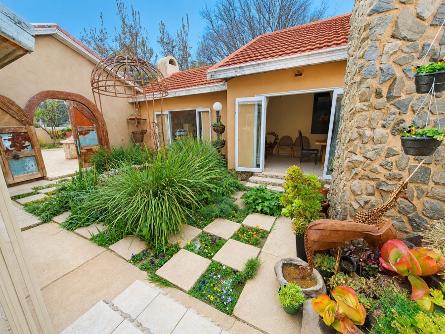 6 Bedroom Property for Sale in Delareyville North West